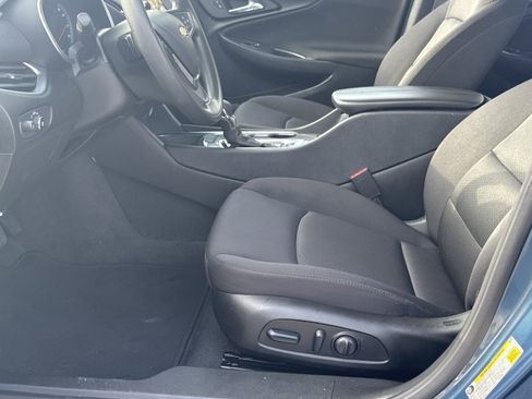 Used 2024 Chevrolet Malibu LT image 9