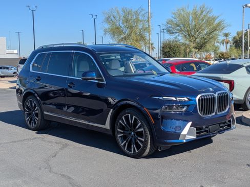 Used 2023 BMW X7 xDrive40i w/ Executive Package image 7