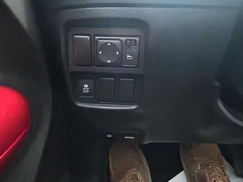 Used 2014 Nissan Juke SL image 29