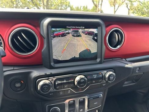 Used 2019 Jeep Wrangler Rubicon AWD/4WD image 25