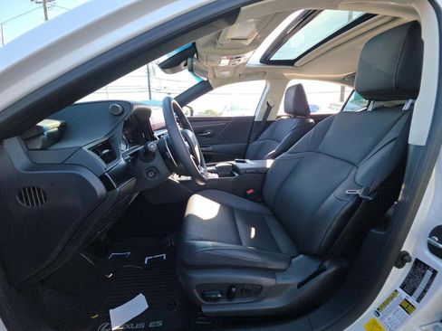 Used 2022 Lexus ES 300h w/ Premium Package FWD image 6