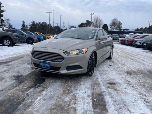 Used 2015 Ford Fusion SE image 5