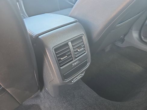 Used 2020 Volkswagen Passat 2.0T SE image 32