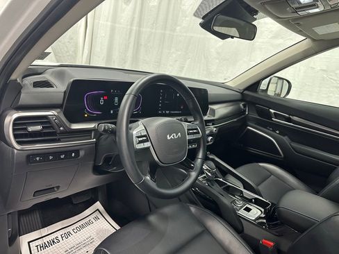 Used 2025 Kia Telluride S image 15