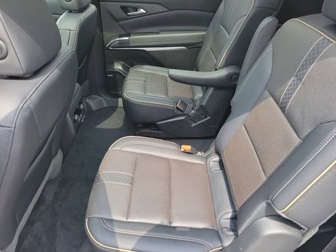 Used 2025 Chevrolet Traverse High Country w/ LPO, Floor Liner Package AWD/4WD image 11