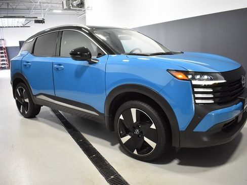 Certified 2025 Nissan Kicks SR image 7