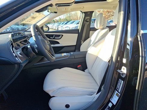 New 2026 Mercedes-Benz E 450 4MATIC Sedan image 8