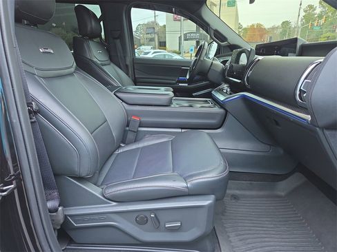 Used 2025 Ford Expedition Platinum w/ Stealth Appearance Package image 16