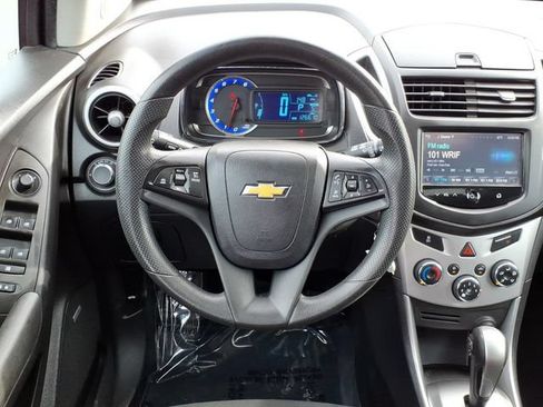 Used 2015 Chevrolet Trax LT w/ LT Sun and Sound Package FWD image 13