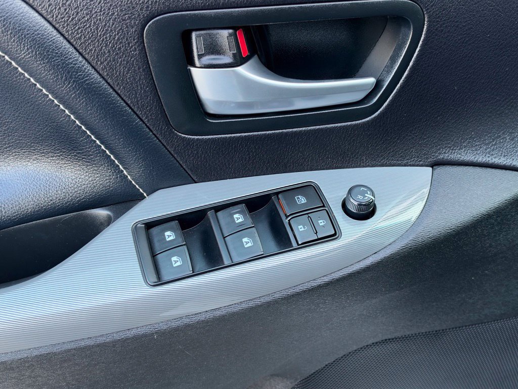 Used 2017 Toyota Sienna SE Premium w/ Outdoor Package FWD image 14