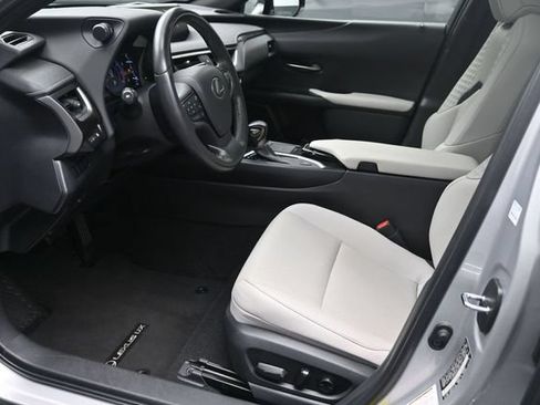 Used 2020 Lexus UX 200 w/ Premium Package FWD image 17