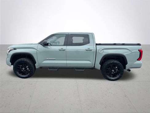 Used 2025 Toyota Tundra SR5 AWD/4WD image 10