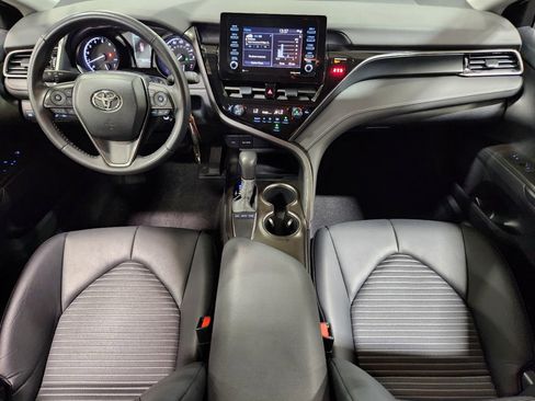 Used 2022 Toyota Camry SE image 43