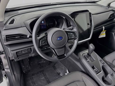 Used 2024 Subaru Crosstrek 2.0i Premium image 4