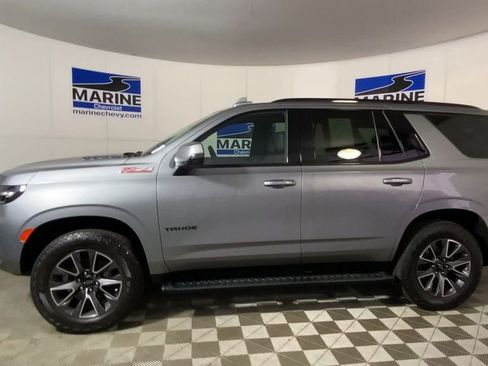 Used 2023 Chevrolet Tahoe Z71 w/ Luxury Package AWD/4WD image 7