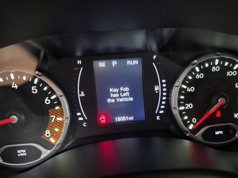 Used 2023 Jeep Renegade Latitude image 14