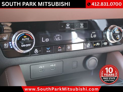 New 2025 Mitsubishi Outlander SEL image 19