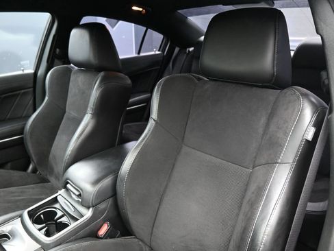 Used 2019 Dodge Charger GT RWD image 12