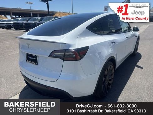 Used 2024 Tesla Model Y Performance AWD/4WD image 6