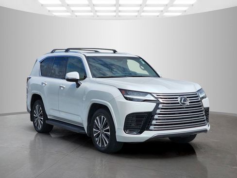 Used 2022 Lexus LX 600 4WD w/ Interior Upgrade Package image 8