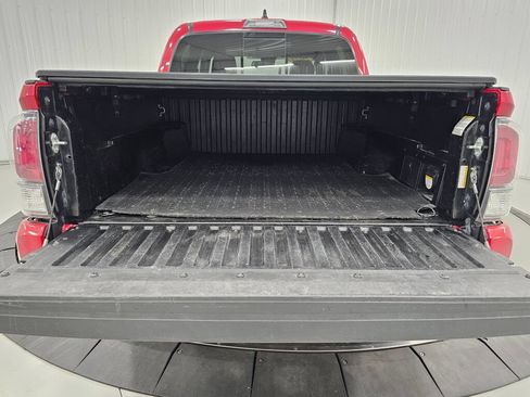 Used 2021 Toyota Tacoma TRD Sport AWD/4WD image 15
