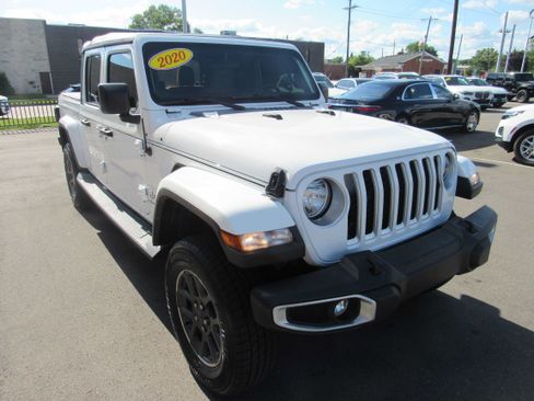 Used 2020 Jeep Gladiator Overland AWD/4WD image 4