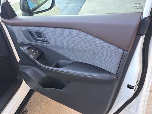 Used 2022 Nissan Rogue S AWD/4WD image 14
