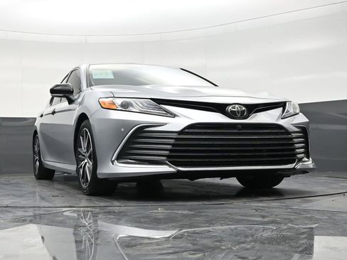 Used 2022 Toyota Camry XLE w/ Navigation Package image 27