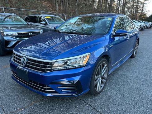 Used 2017 Volkswagen Passat 1.8T R-Line w/ R-Line Lighting Package image 3