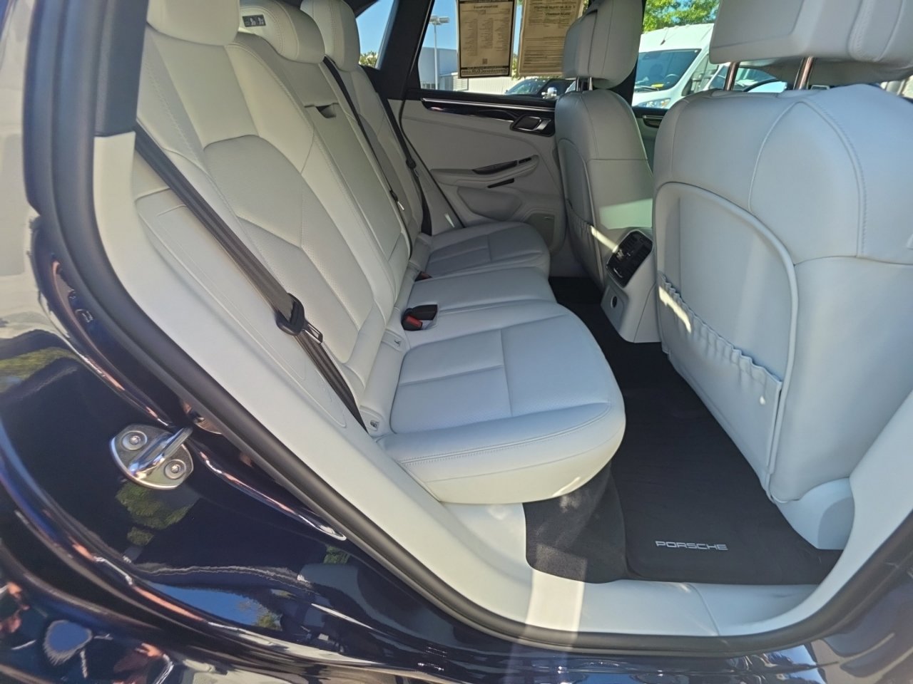 Used 2023 Porsche Macan S AWD/4WD image 22