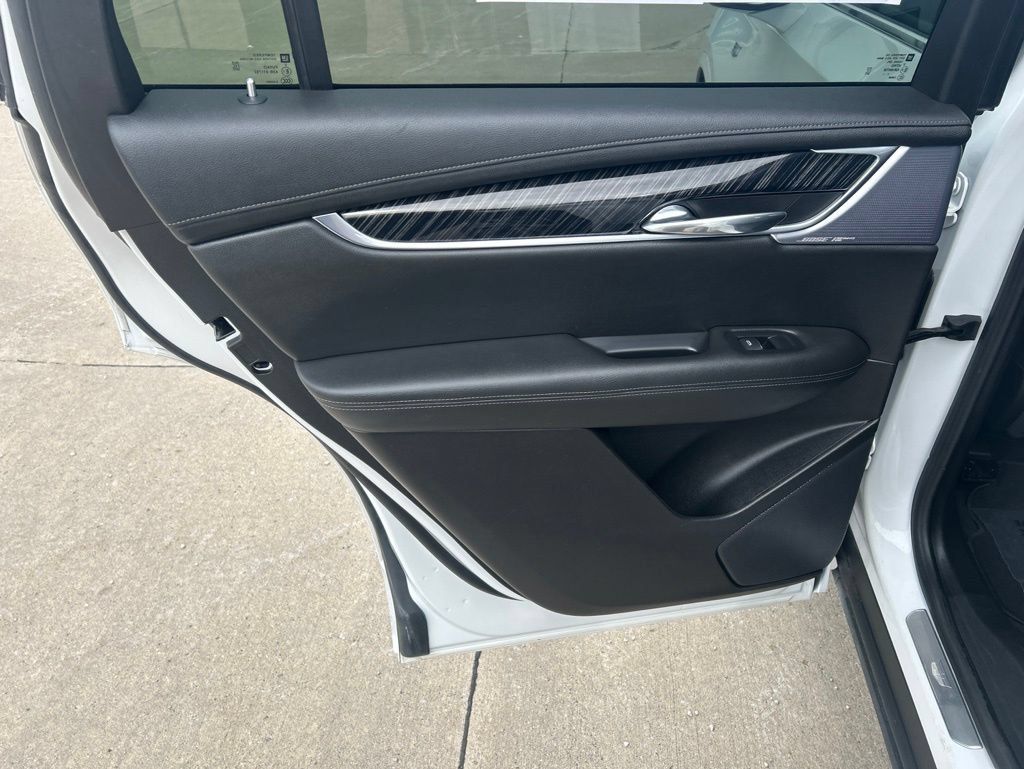 Used 2023 Cadillac XT6 Premium Luxury AWD/4WD image 19