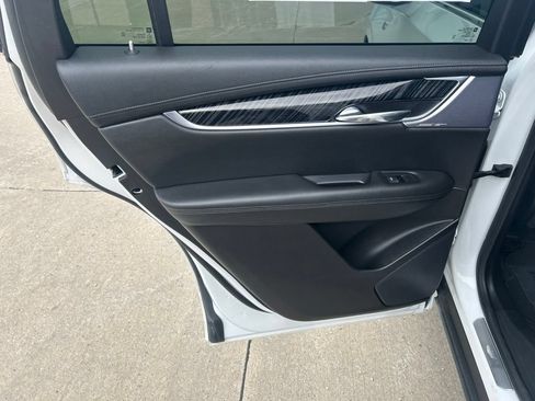 Used 2023 Cadillac XT6 Premium Luxury AWD/4WD image 19