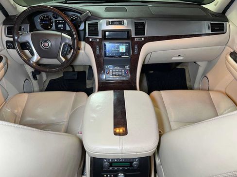 Used 2007 Cadillac Escalade AWD w/ Information Package image 42
