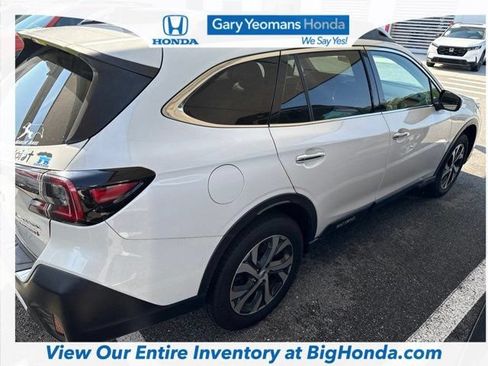Used 2022 Subaru Outback Touring AWD/4WD image 3