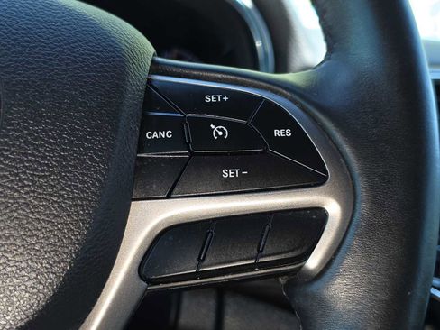 Used 2019 Jeep Grand Cherokee Altitude AWD/4WD image 29