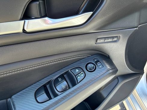 Used 2019 Nissan Altima 2.0 Platinum FWD image 13