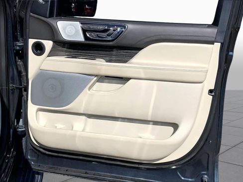 Used 2021 Lincoln Navigator L Black Label w/ Cargo Convenience Package AWD/4WD image 21