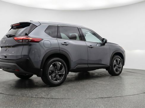Used 2025 Nissan Rogue SV AWD/4WD image 9