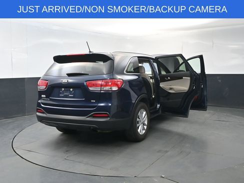 Used 2017 Kia Sorento FWD image 22