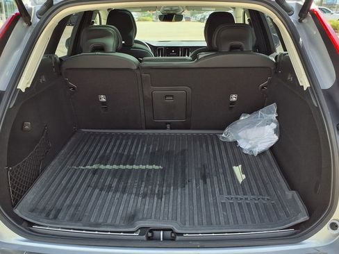 Certified 2023 Volvo XC60 B5 Ultimate w/ Climate Package FWD image 11