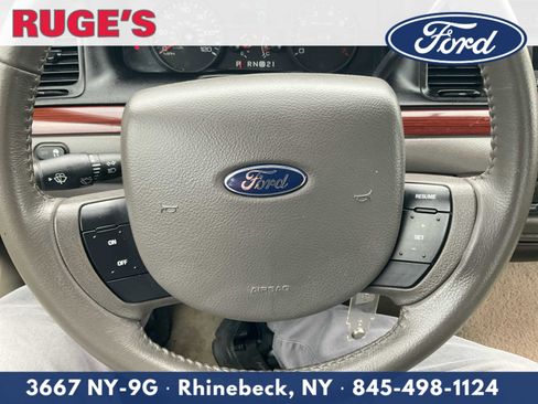 Used 2011 Ford Crown Victoria LX w/ Comfort Appearance Pkg RWD image 19