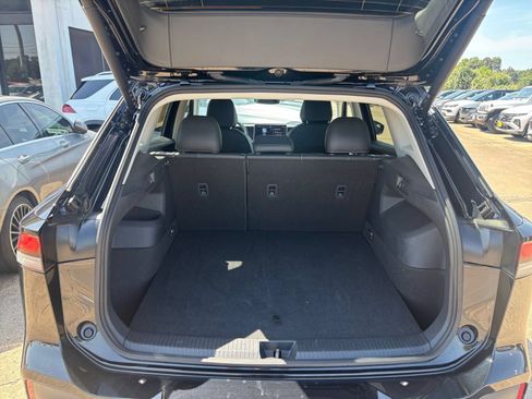 Used 2026 Volkswagen Tiguan SE AWD/4WD image 28