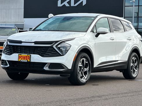 Used 2023 Kia Sportage LX image 8