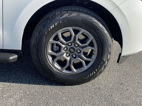 Used 2025 Ford Expedition Active image 33