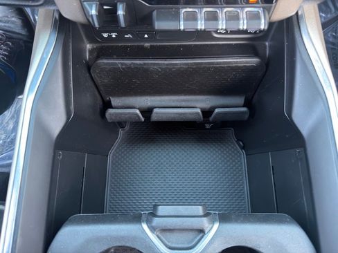 Used 2019 RAM 1500 Laramie AWD/4WD image 30