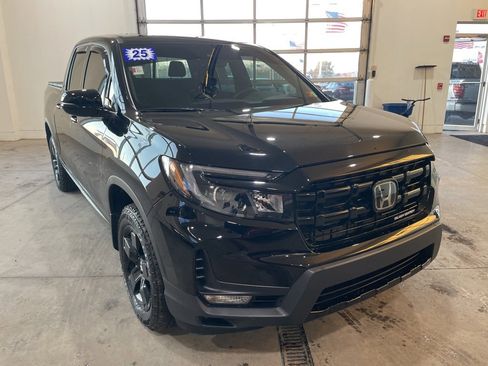 Used 2025 Honda Ridgeline Black Edition image 3