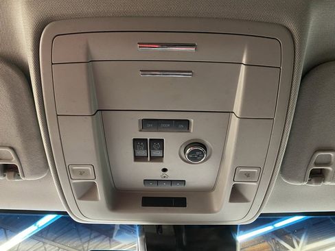 Used 2019 Chevrolet Suburban Premier image 33