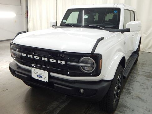 New 2025 Ford Bronco Outer Banks image 9