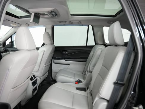 Used 2017 Honda Pilot Elite image 43
