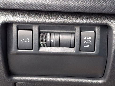 Certified 2025 Subaru Forester Limited image 29